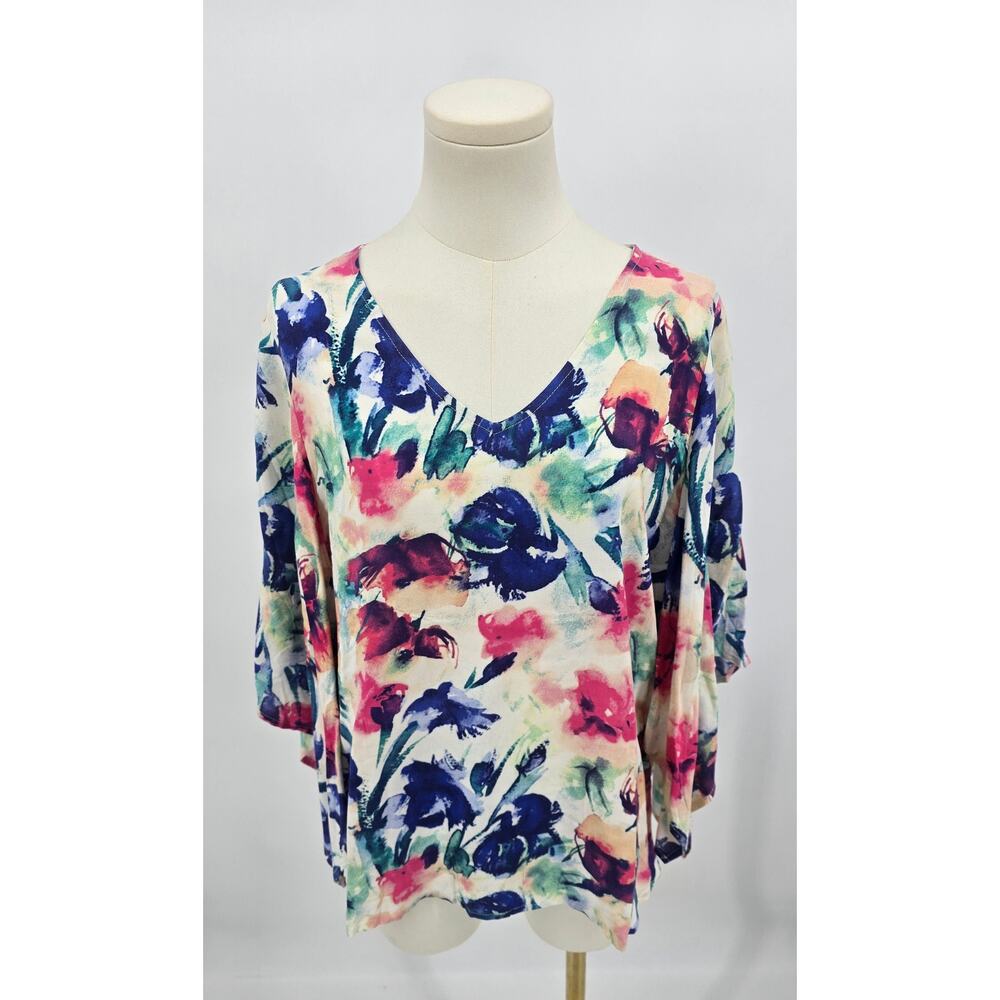 Andree by Unit Vibrant Vibrant Feminine Floral VNeck